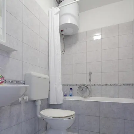 Milena-100m From Beach Apartamento Podgora (Split-Dalmatia)