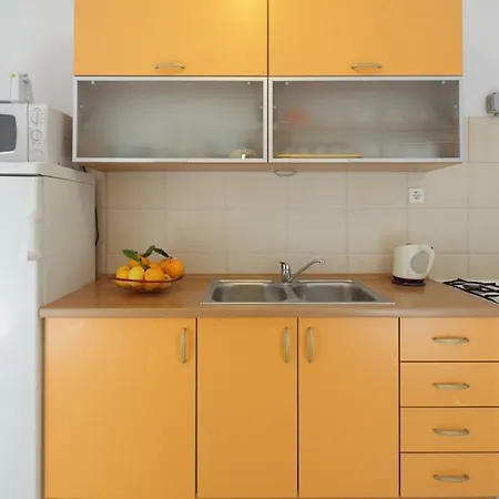 Milena-100m From Beach Apartament Podgora (Split-Dalmatia)
